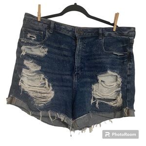 American Eagle Distressed Mom Shorts Size 18 Stretch